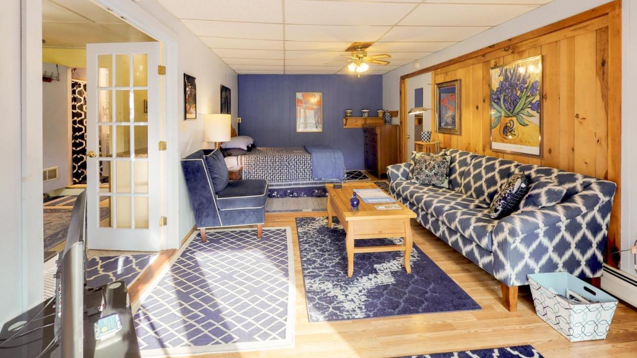 Cavalier Cottage B&B Shelburne Falls Exterior photo